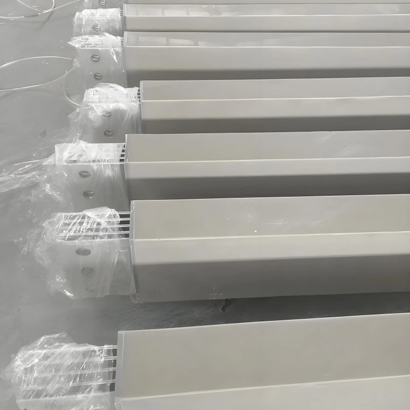 Целосно затворен водоотпорен автобус од смола