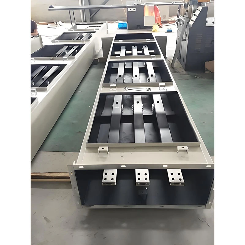 Високонапонски автобуски канал затворен со челик